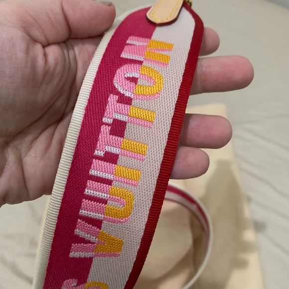 Louis Vuitton Pink and Cream Crossbody Strap - Picture 5 of 9